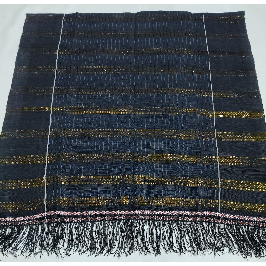 Uis jongkit hitam pakaian adat pria karo