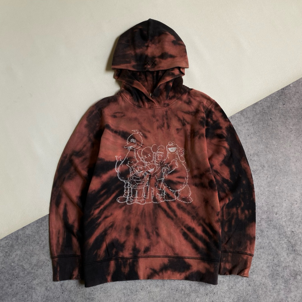 HOODIE UNIQLO x KAWS