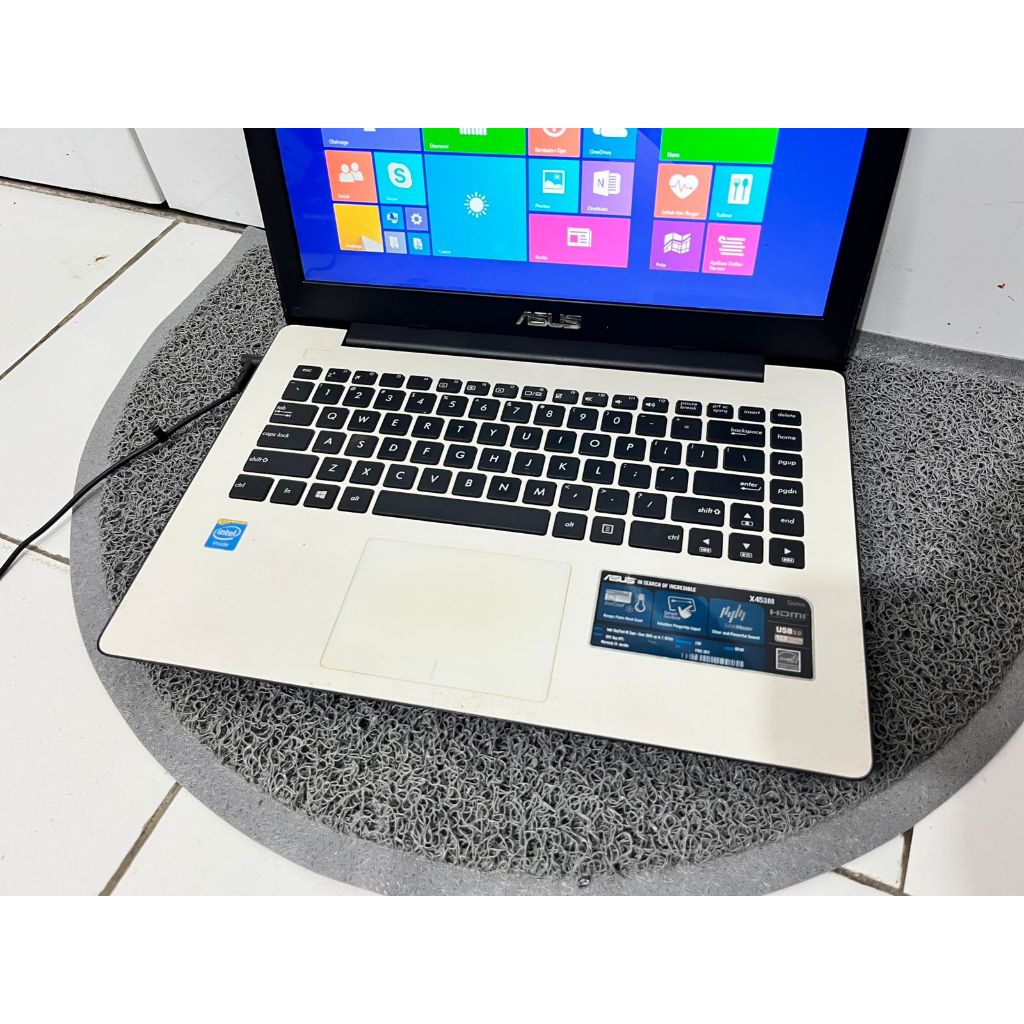 Laptop asus x453m white mulus      Windows 8.1 (bisa request windows 10)  Intel celeron n2840 2.2Ghz