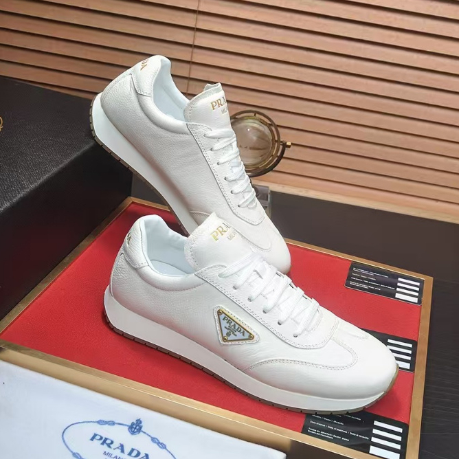 Prada men's casual shoes, high-end cowhide leather sneakers, lightweight running shoes