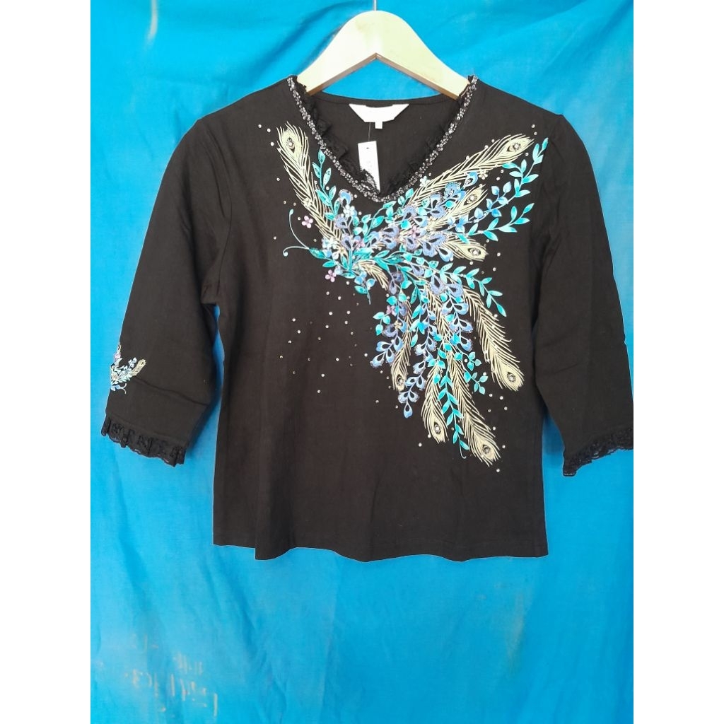 Baju atasan wanita motif bunga