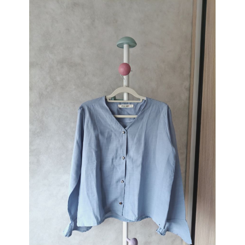 Kemeja Biru Laut