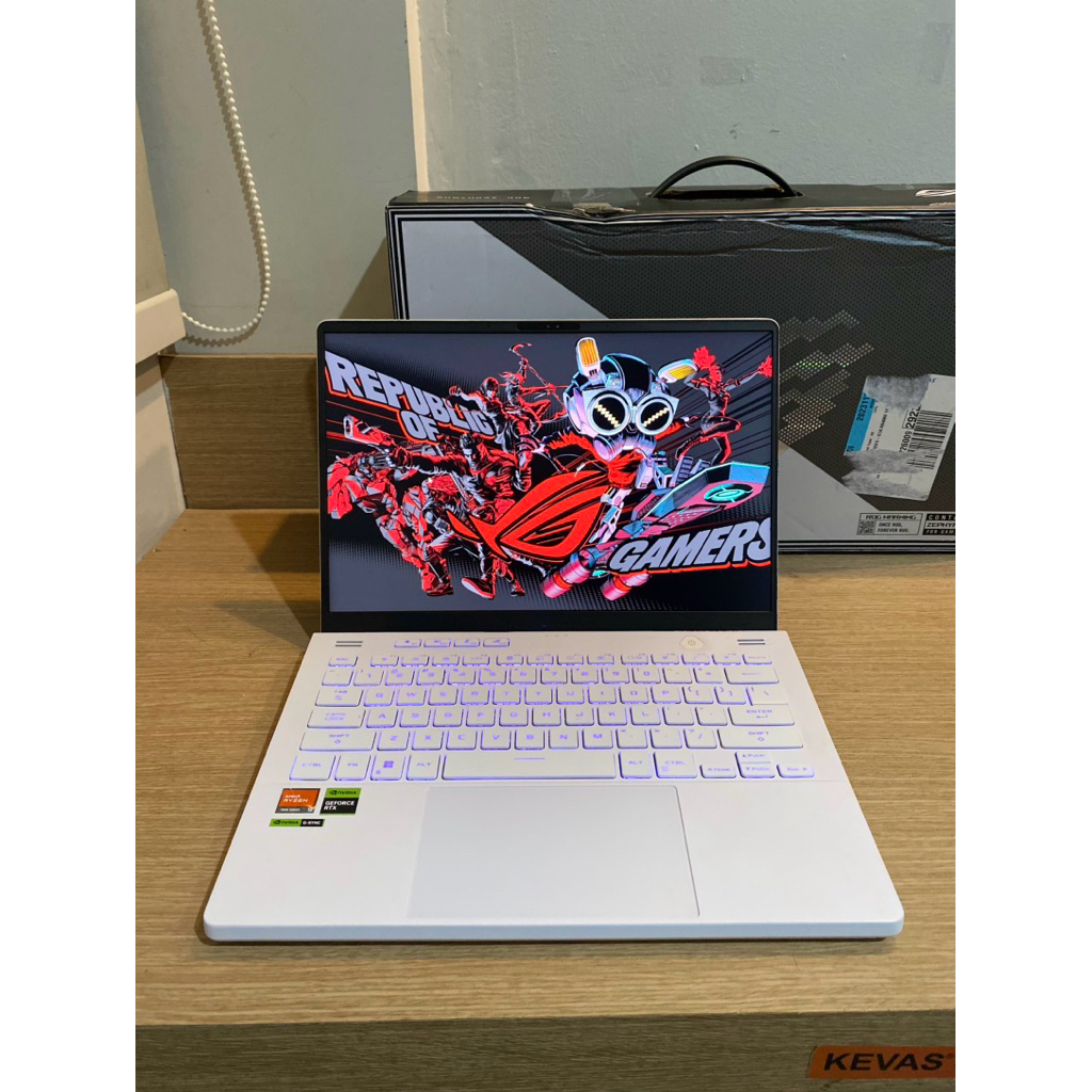 Laptop Gaming Asus ROG Zephyrus G14 GA402XV RAM 32/512GB RYZEN 9 7940HS RTX 4060 8GB