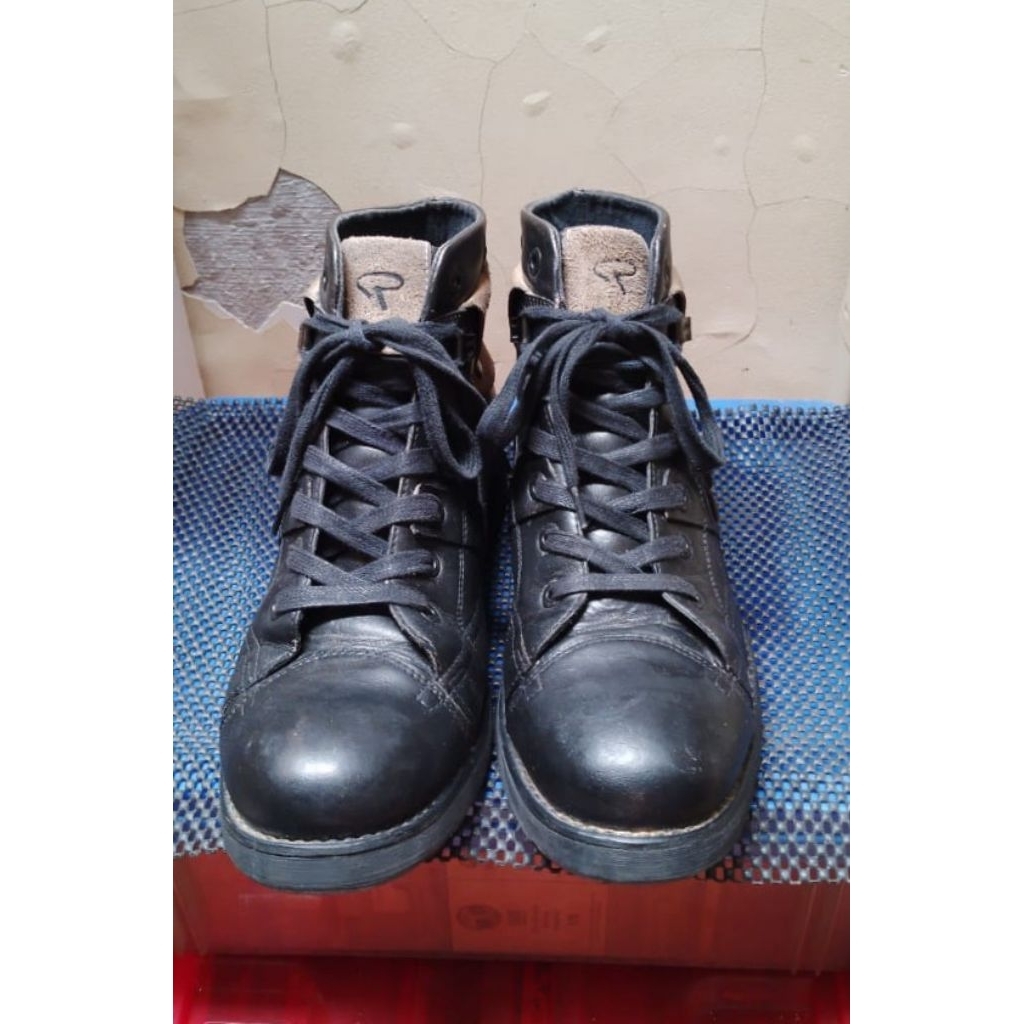 Sepatu Boots Redskins