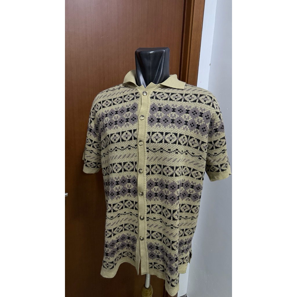 Noir sur blanc sweater preloved