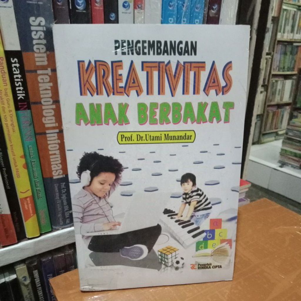 Buku pengembangan kreatifitas anak berbakat - Utami Munandar