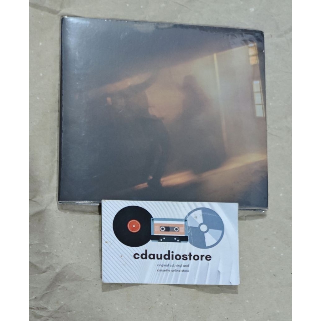 CD HINDIA - MENARI DENGAN BAYANGAN