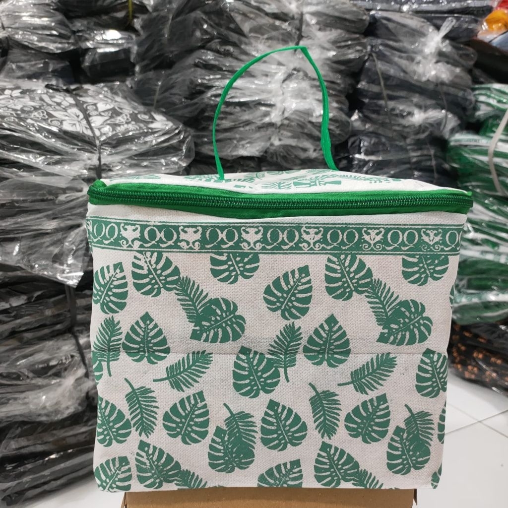 Tas hajatan kubus resleting daun hijau uk 22x22x20 harga lusinan 12pcs