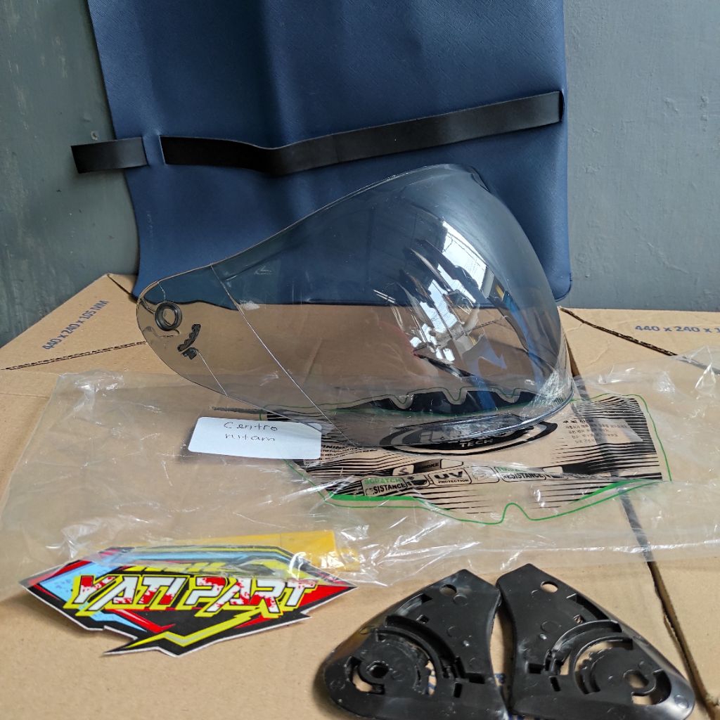 Kaca helm ink Centro / helm KYT DJ maru KYT galaxy ink Centro smoke hitam ( bonus rachet)