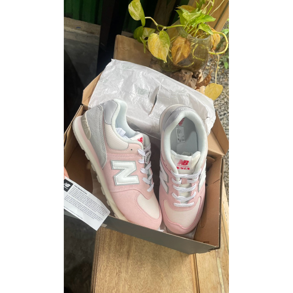sepatu sneakers enbe NB 574 pink cewe