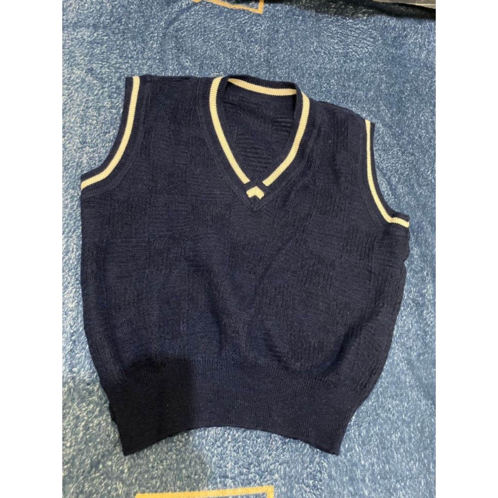 Vest Rajut Navy – V Neck/ Vest rajut wanita