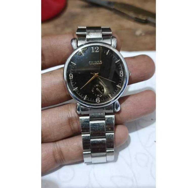 jam tangan guess bekas bahan mati