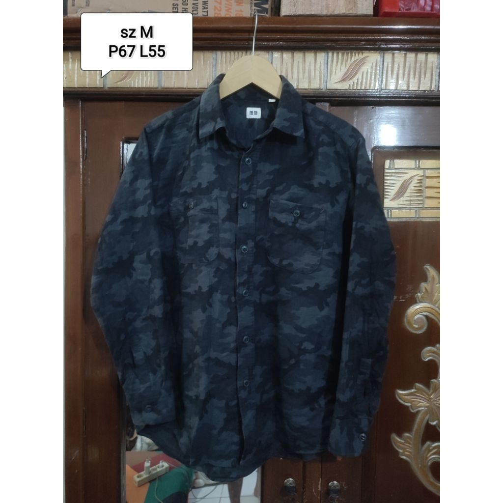 kemeja flanel uniqlo mitif camo army military