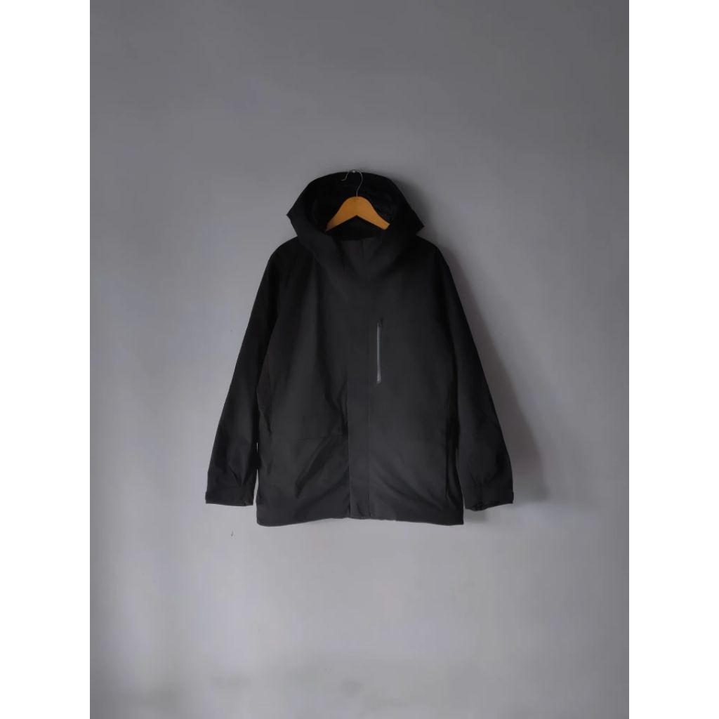 Jaket Tebal Bulu Angsa UNIQLO HYBRID DOWN Waterproof Size XL Original Second
