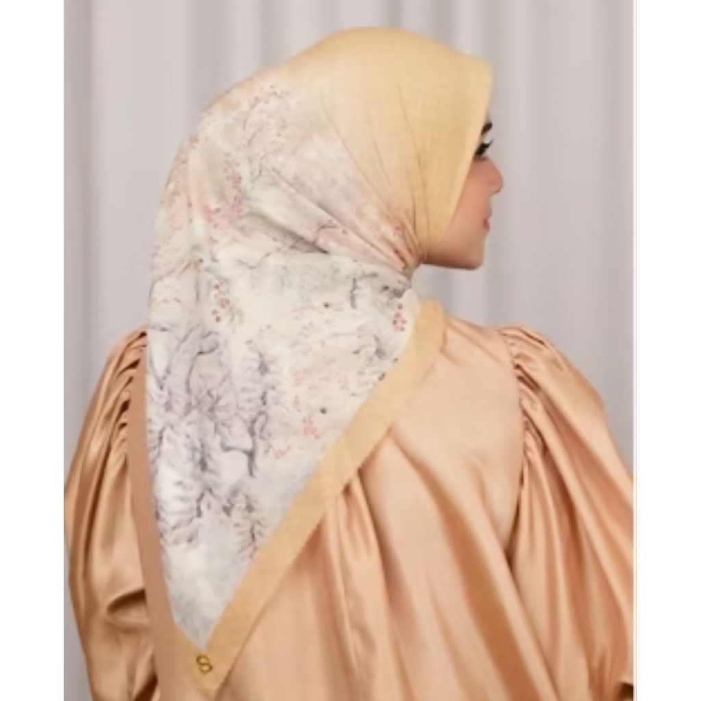 NEW Buttonscarves Holiday Series 1.0 Honey