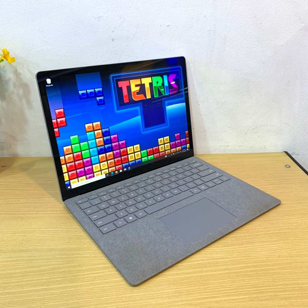 Laptop surface laptop 2 core i7 gen 8 || RAM 16gb SSD 512gb + Touchscreen || WHITE