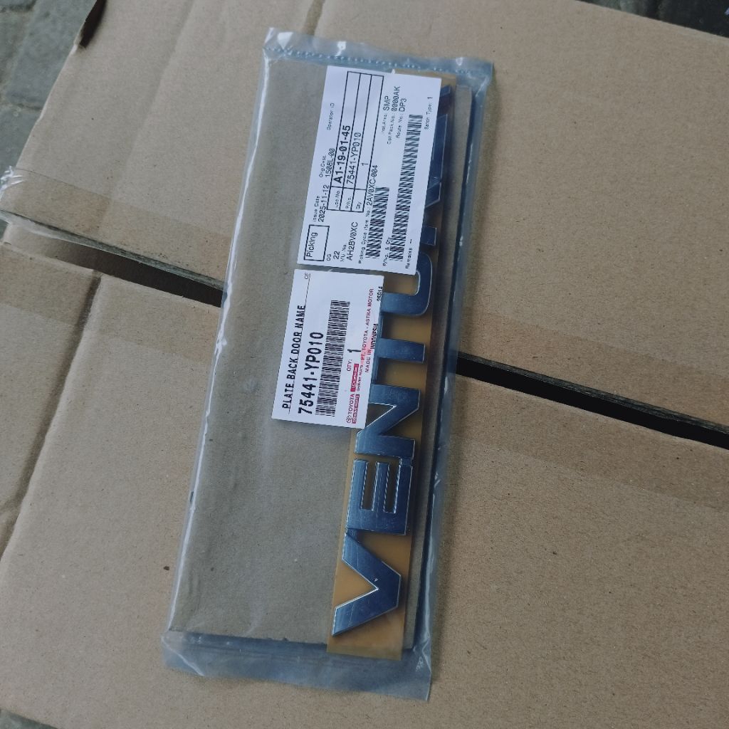 emblem  venturer   original