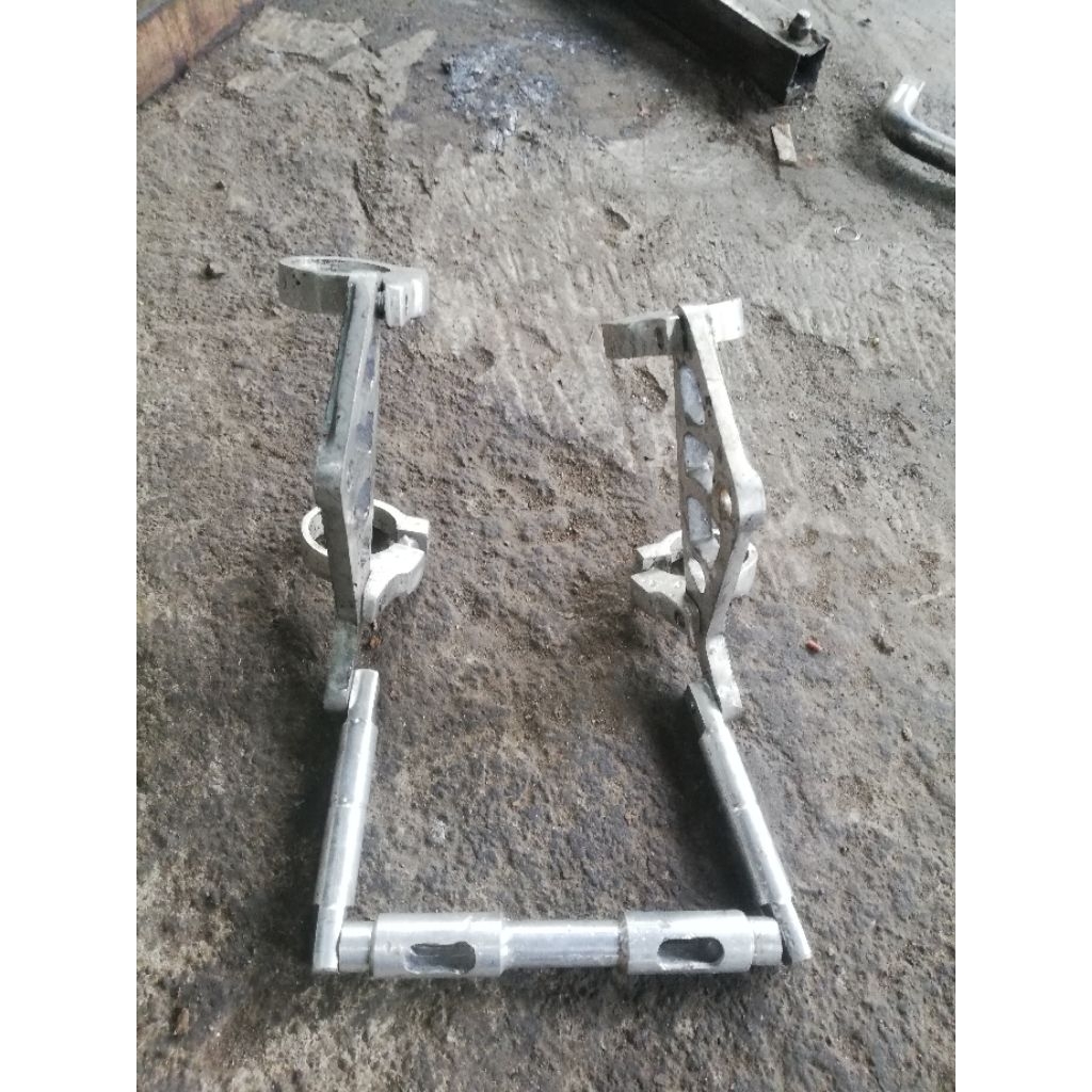 Kupingan Lampu CNC set Dudukan Plat Nomor As 31 CB GL Megapro Tiger