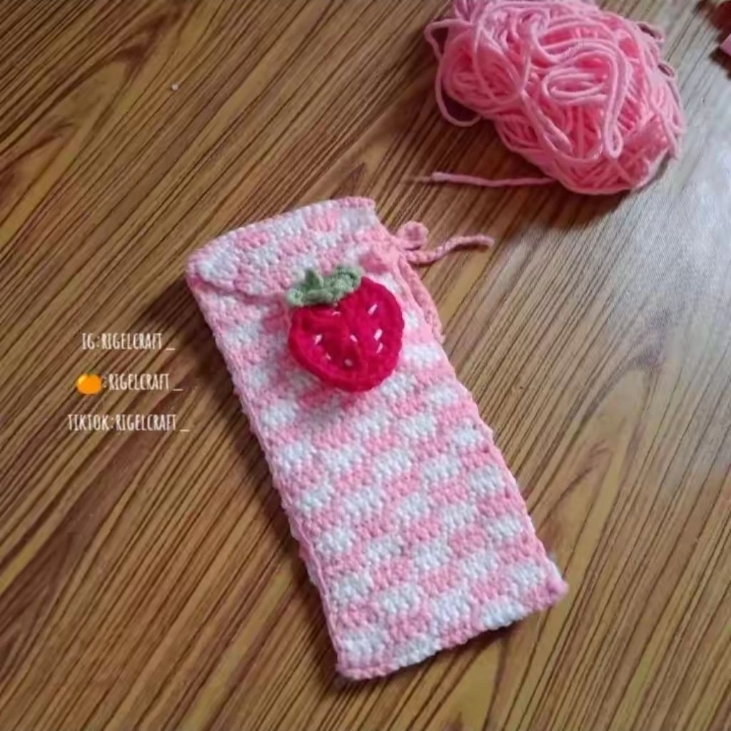 tempat pensil rajut aesthetic, tempat pensil aesthetic, tempat pensil rajut lucu, tempat pensil lucu