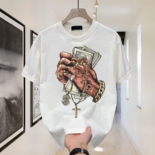 COD Kaos OOTD Pria Baju Putih dengan Motif Tangan Uang untuk Penampilan Harian Stylish Gaya Stylish