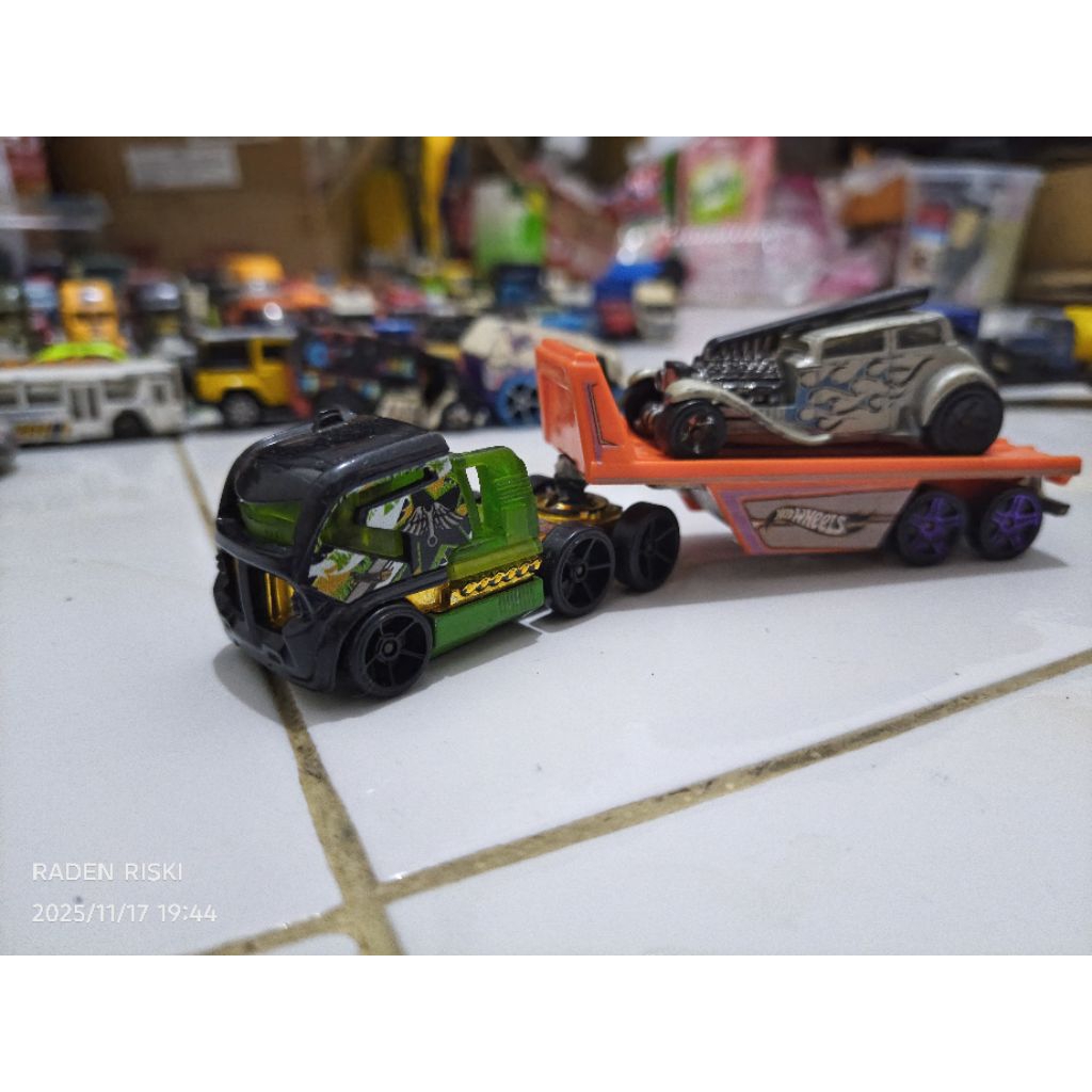 hotwheels truck trailer head