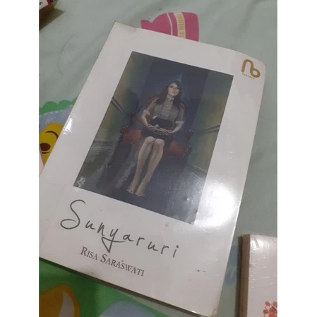 Novel  Sunyaruri by Risa Saraswati