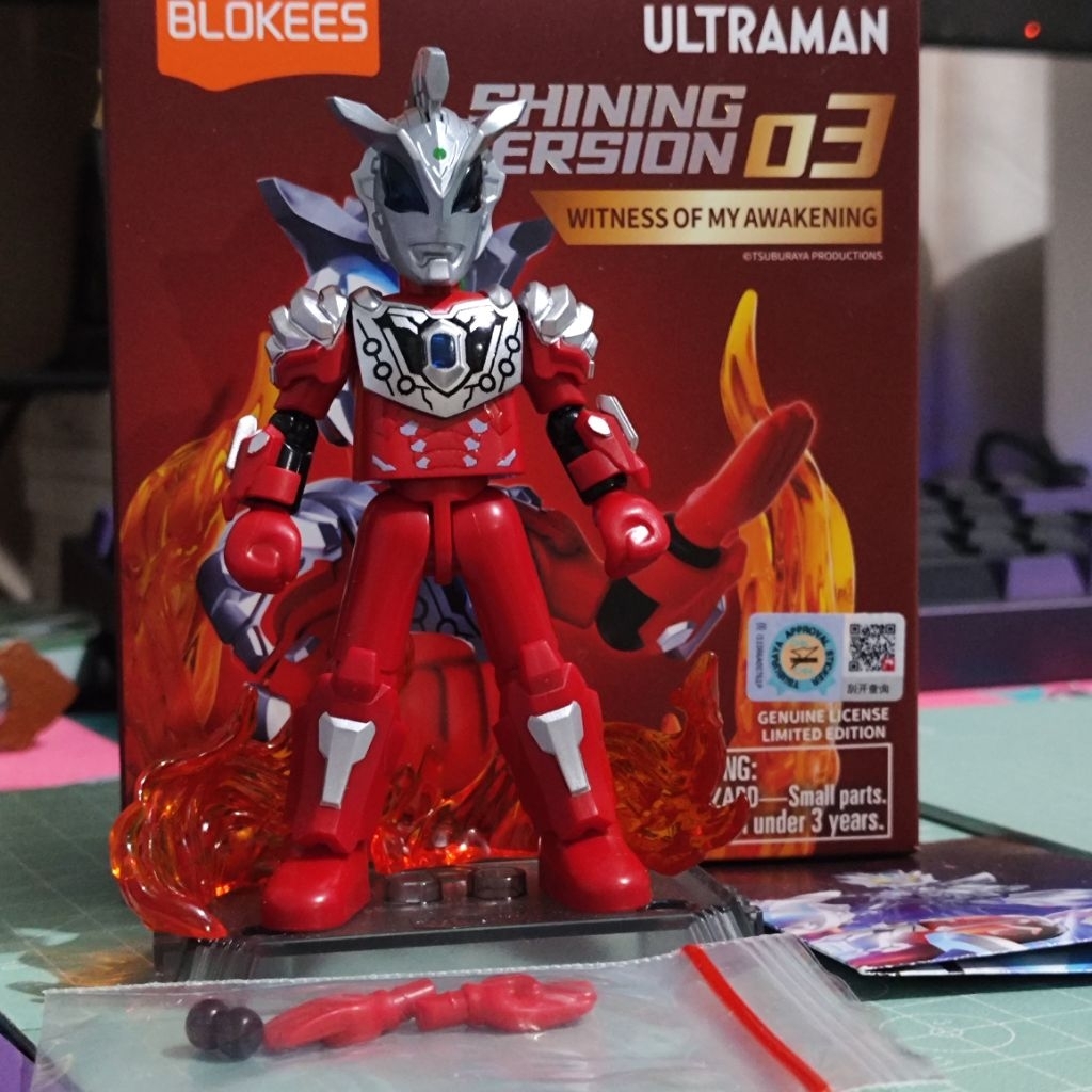 Blokees Ultraman Shining Version 03 Ultraman Geed Solid Burning