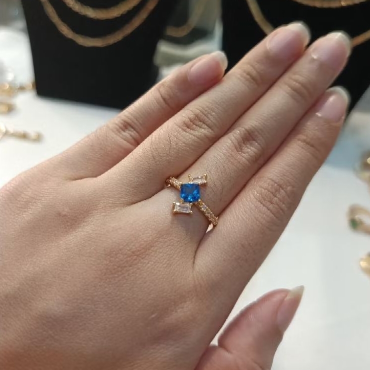 Cincin Batu Permata Zircon Blue Kotak
