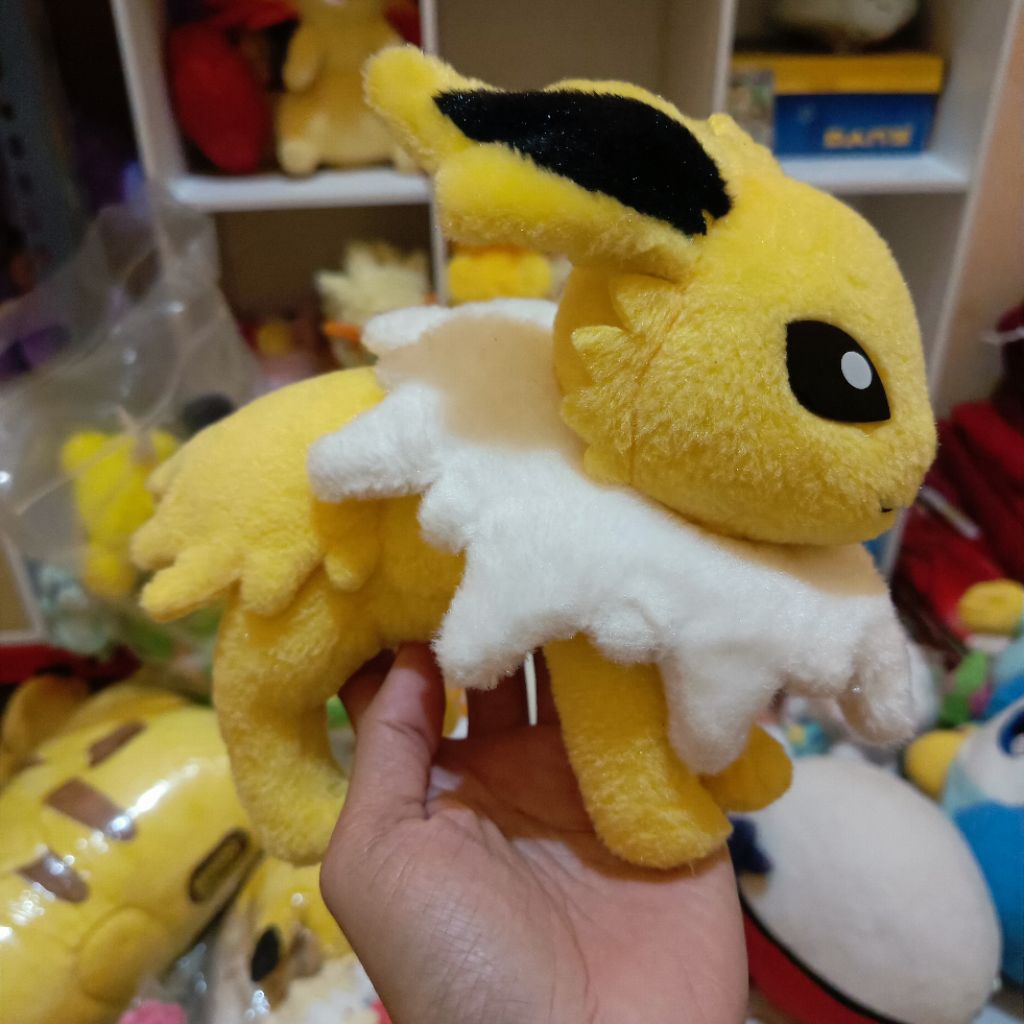 Boneka Pokemon Jolteon T Arts Mata Keras / Evolusi Eevee Jolteon T-Arts Original