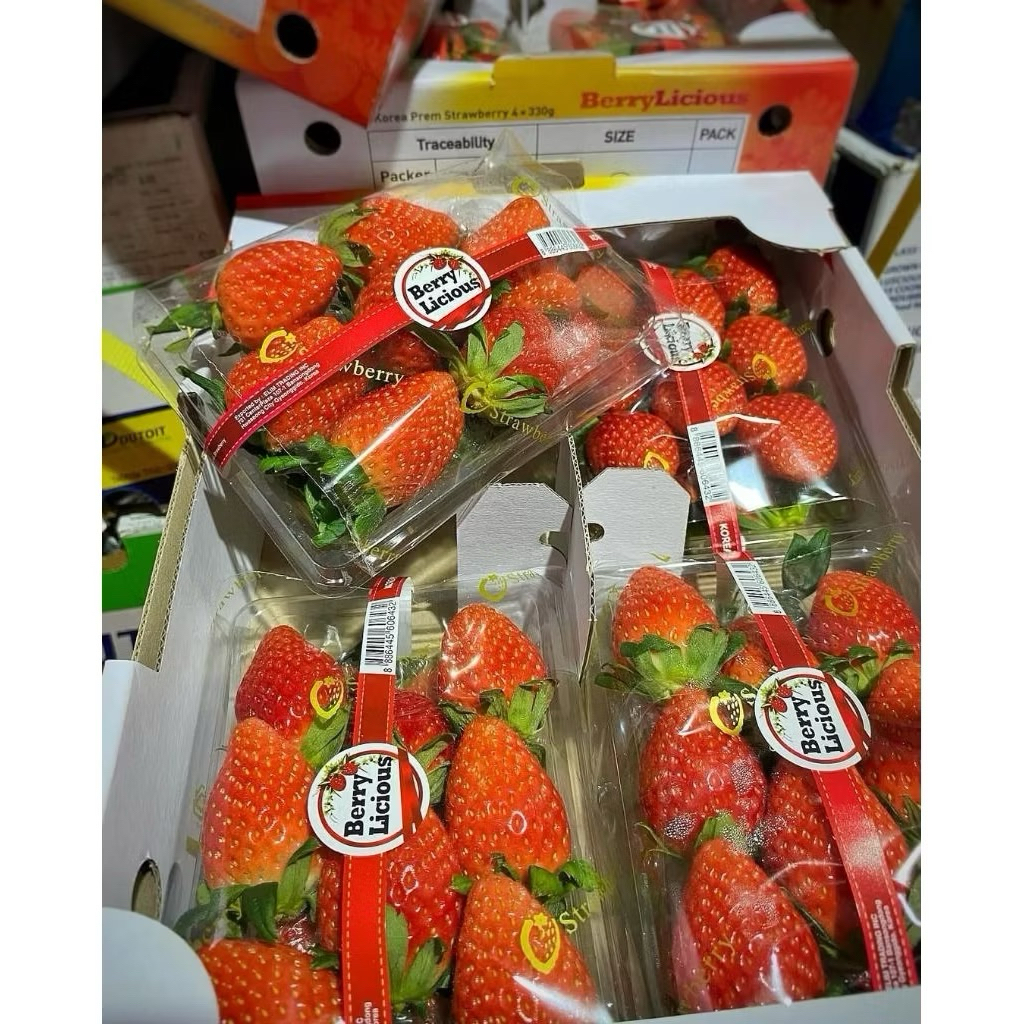 Strawberry Korea Premium / Strawberry Korea Super Manis Freah 330gram / Pack