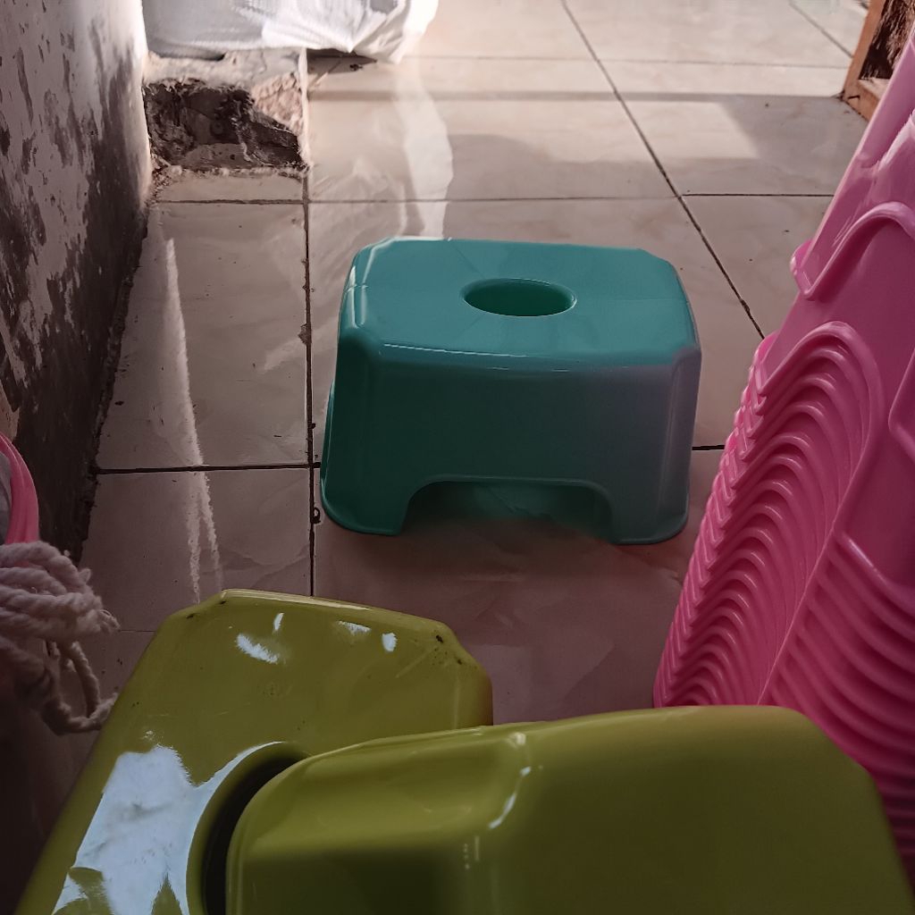BANGKU MINI JONGKOK PLASTIK