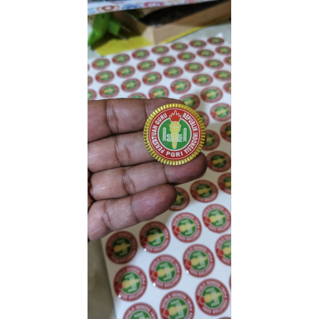 pin PGRI gerigi logo full