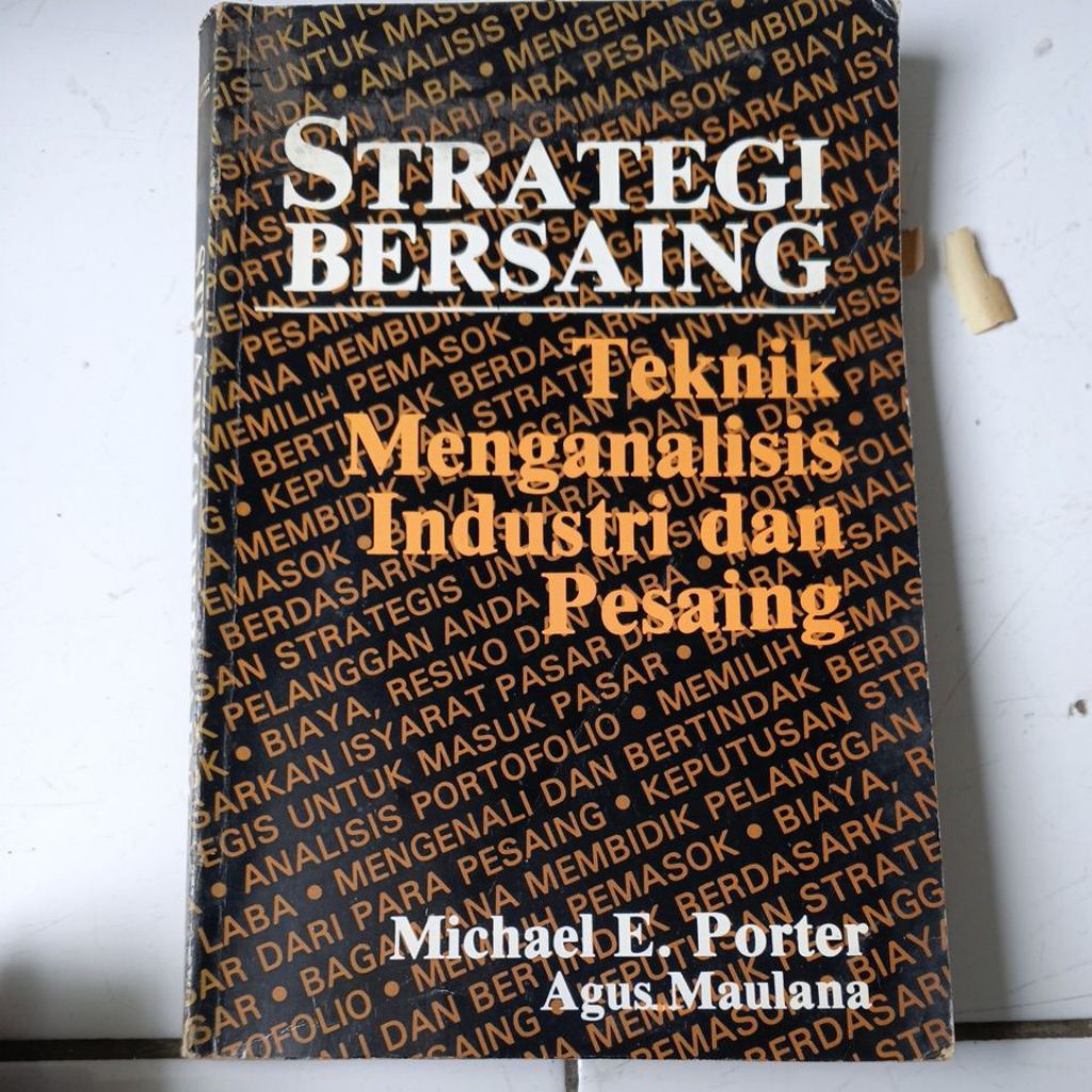 Buku strategi bersaing teknik menganalisis industri dan pesaing