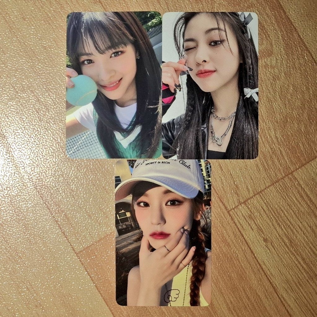 PC Photocard ITZY Ryujin Official Fanclub 2nd Generation 2022 Yeji 2024 Season's Greetings Best Frie
