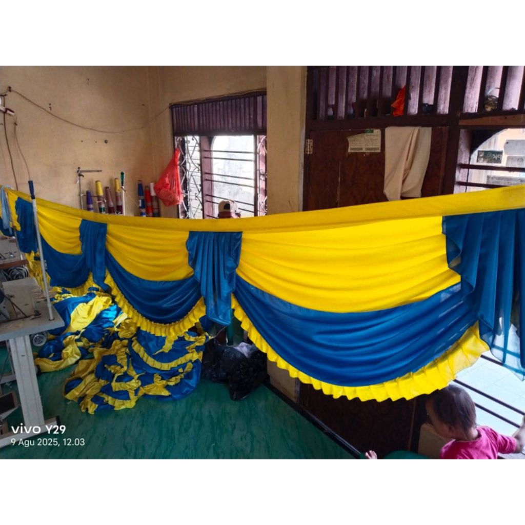 rumbai - rumbai dekorasi tenda / rombe tenda dua warna