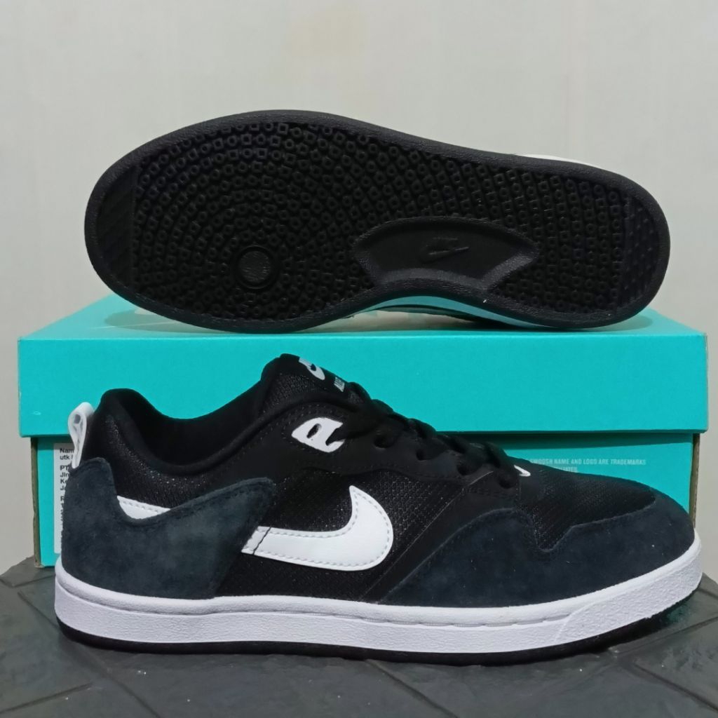 Nike Sepatu Anak SB Alleyoop black/white CJ0883 001