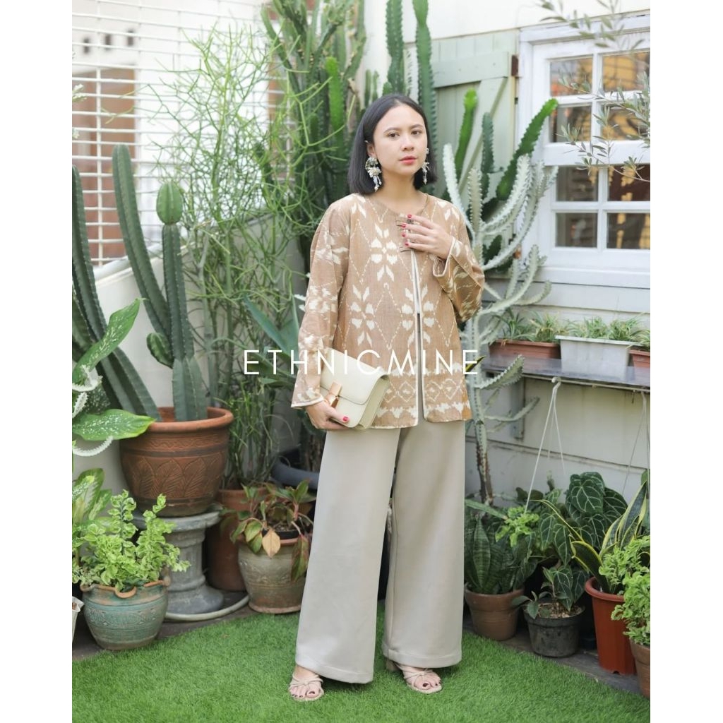 Blazer Pendek Tenun Wanita Terbaru - Blazer Tenun Wanita terbaru