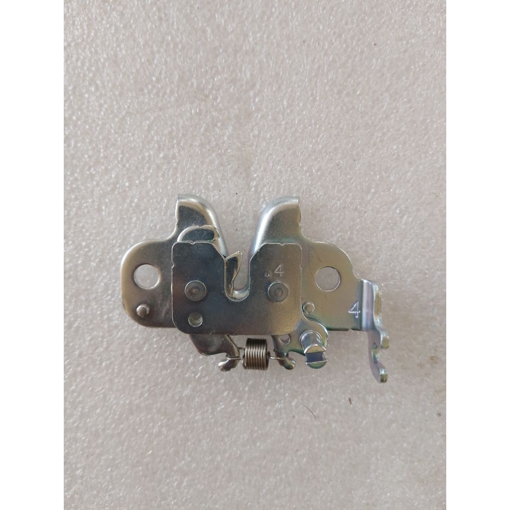 ENGSEL KUNCI JOK YAMAHA MIO M3/MIO J ORIGINAL