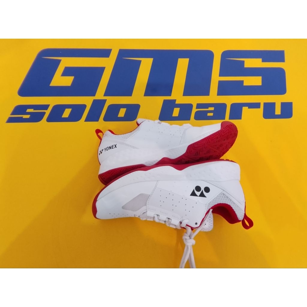 SEPATU YONEX LUMIO 4 SECOND