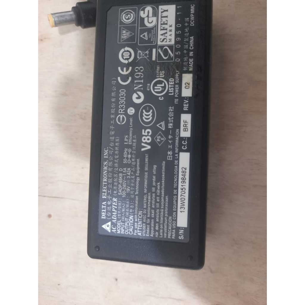Adaptor Charger Bekas Acer Happy ,Acer V5  Original Surabaya Rungkut
