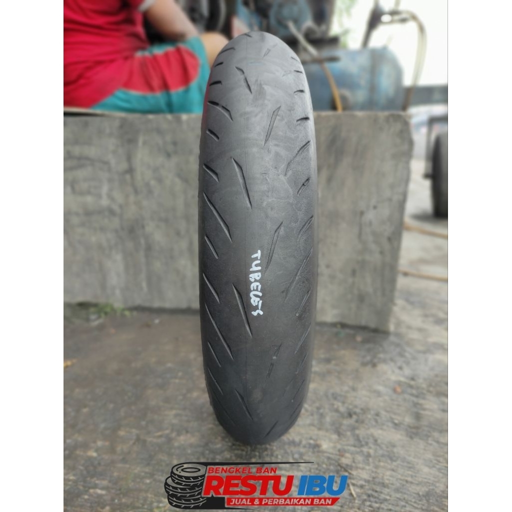 Ban Tubeles Bridgestone Battlax S22F 120/70ZR17 (120/70-17)