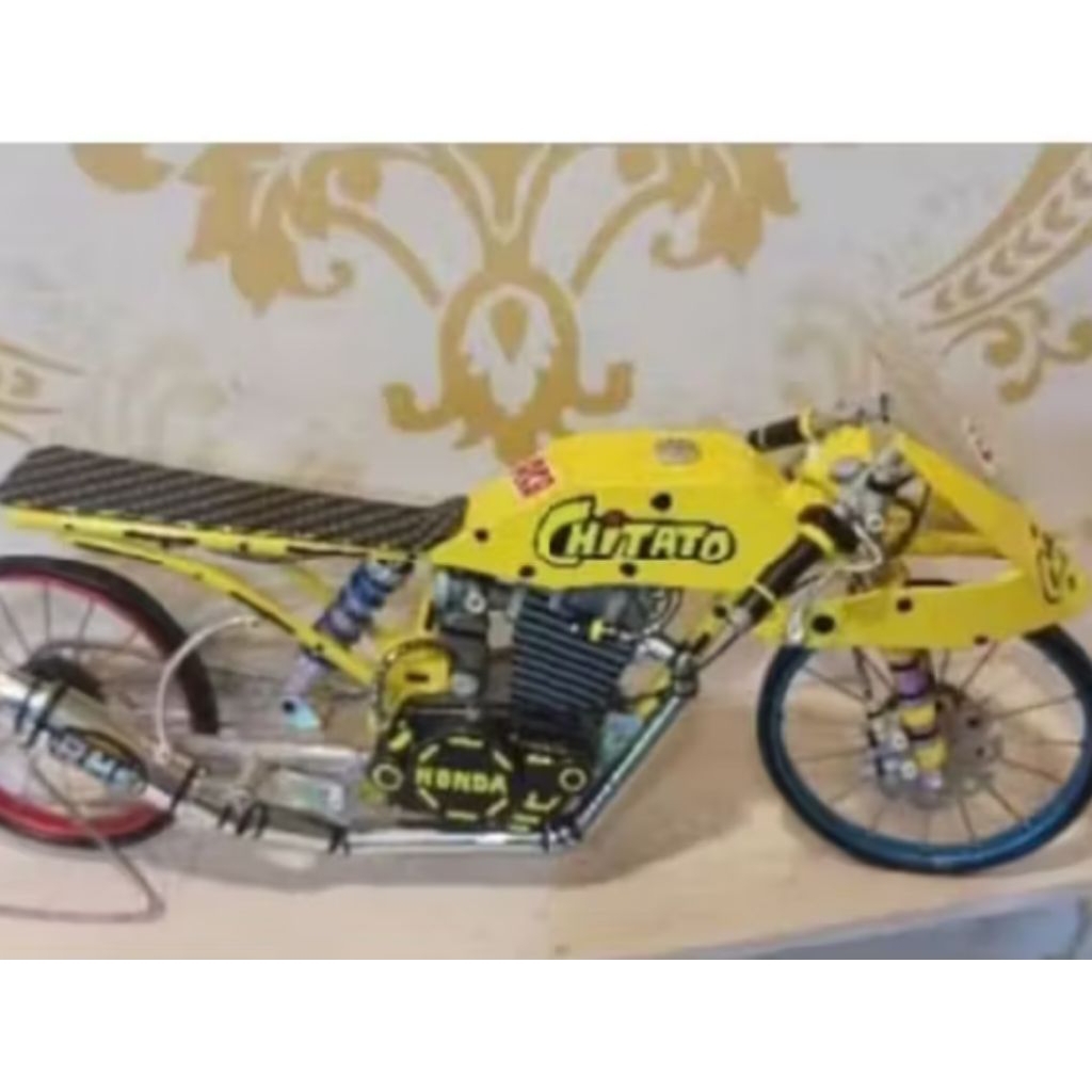 mainan miniatur motor drag trondol honda gl pro old scala1:16