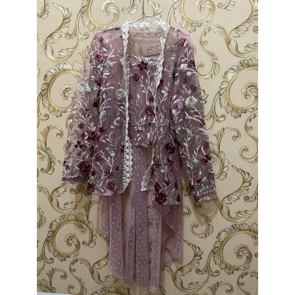 Araya Atasan Outer Kebaya Pink Bunga Brokat Pesta Wisuda