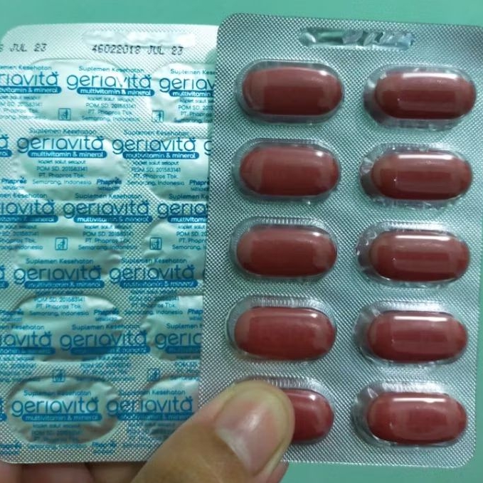 1 blister// GERIAVITA// multivitamin dan mineral// Phapros