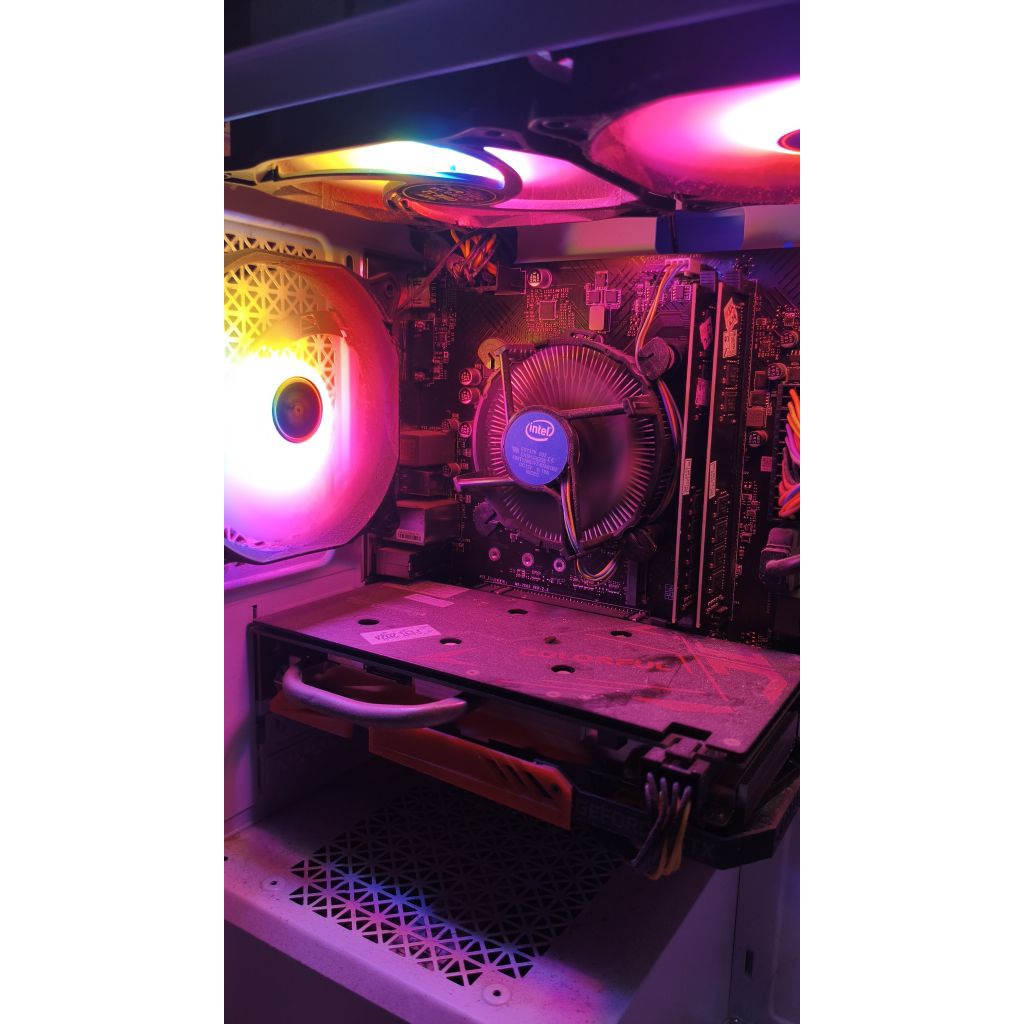 PC gaming pesanan CPU dan Monitor