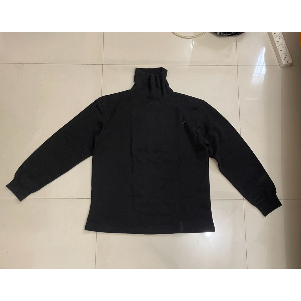 CREWNECK HITAM POLOS