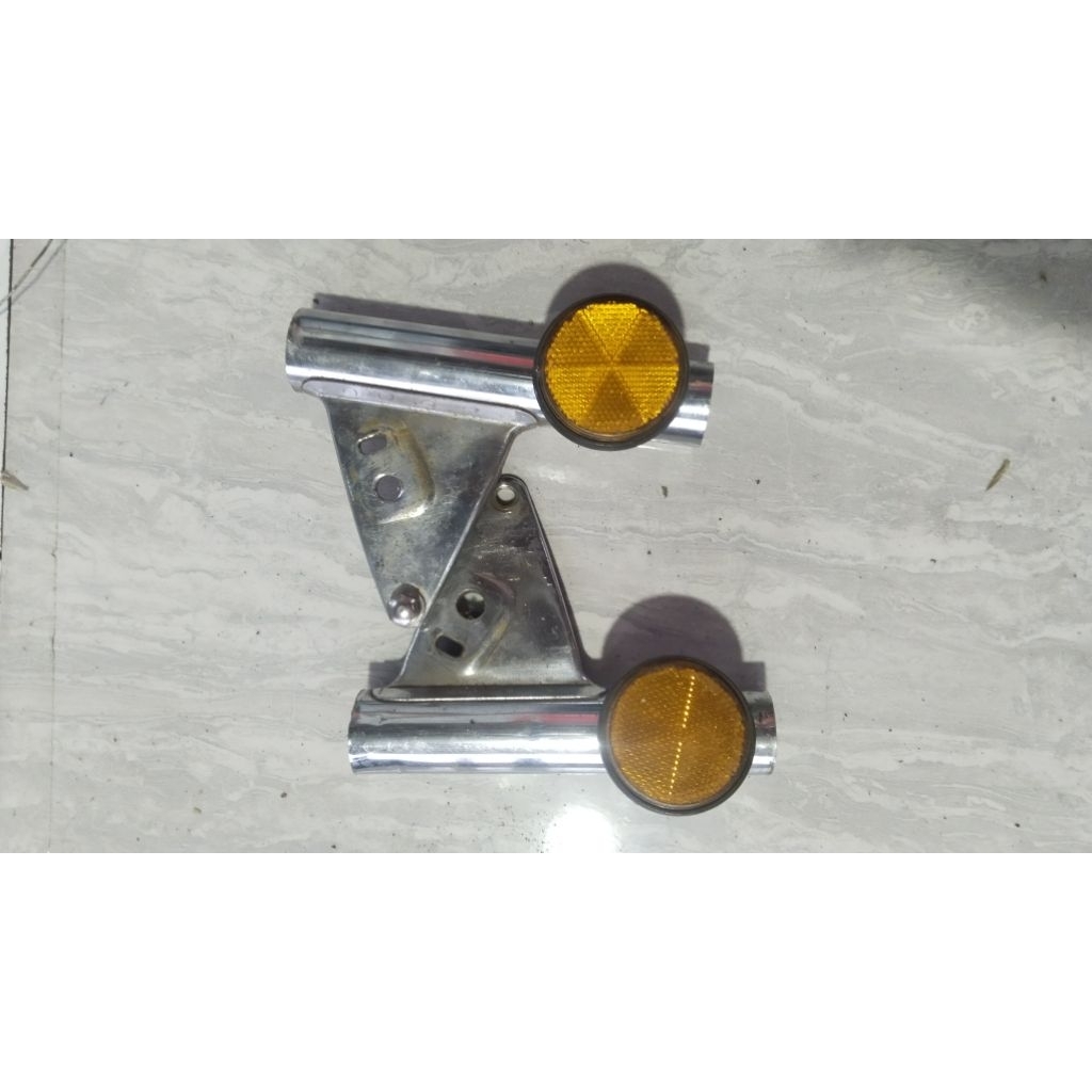 Pangkon Lampu  depan GL 100 platina original
