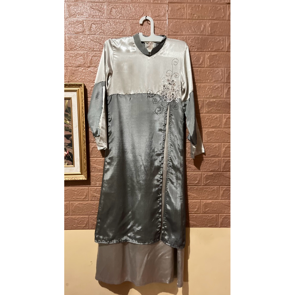 preloved gamis satin payet