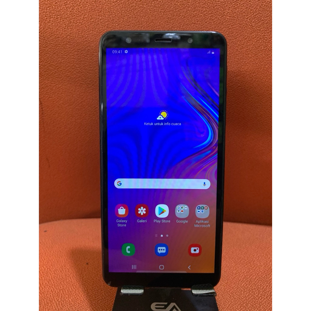 Hp second Samsung A7 2018 Ram 4/64 Minus LCD Gantian+tutup belakang agak retak