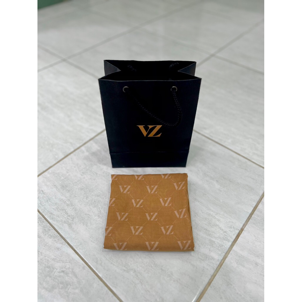 Preloved Vivi Zubedi Scarf kunyit